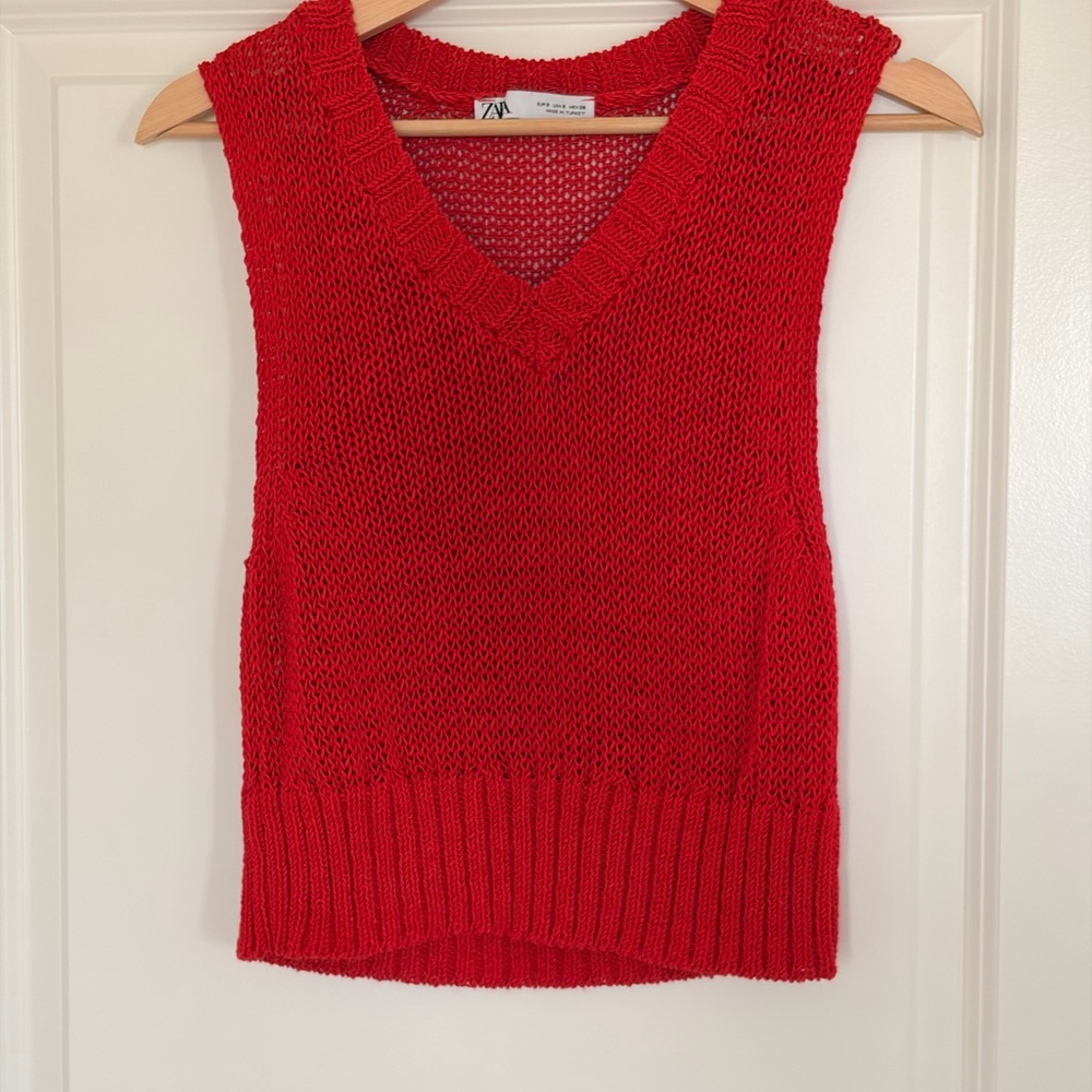 Zara Bright Red Sleeveless V-Neck Knit Tank